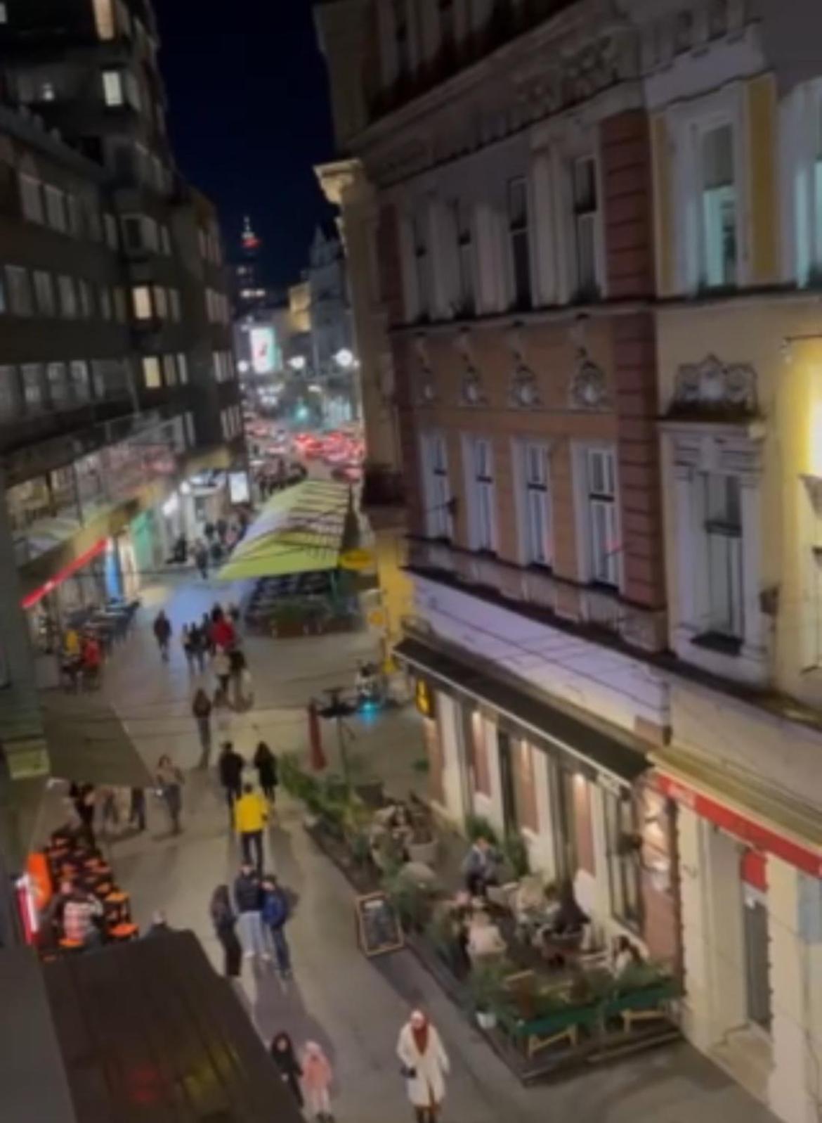 Main Street Retreat Apartment With Free Parking Сараєво Екстер'єр фото