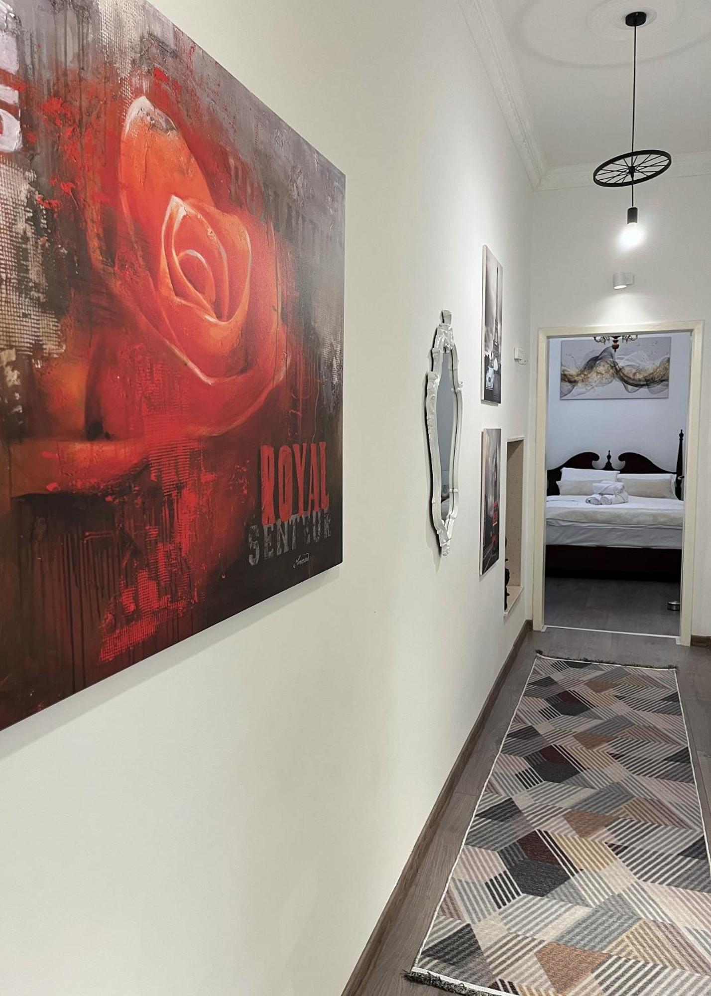 Main Street Retreat Apartment With Free Parking Сараєво Екстер'єр фото
