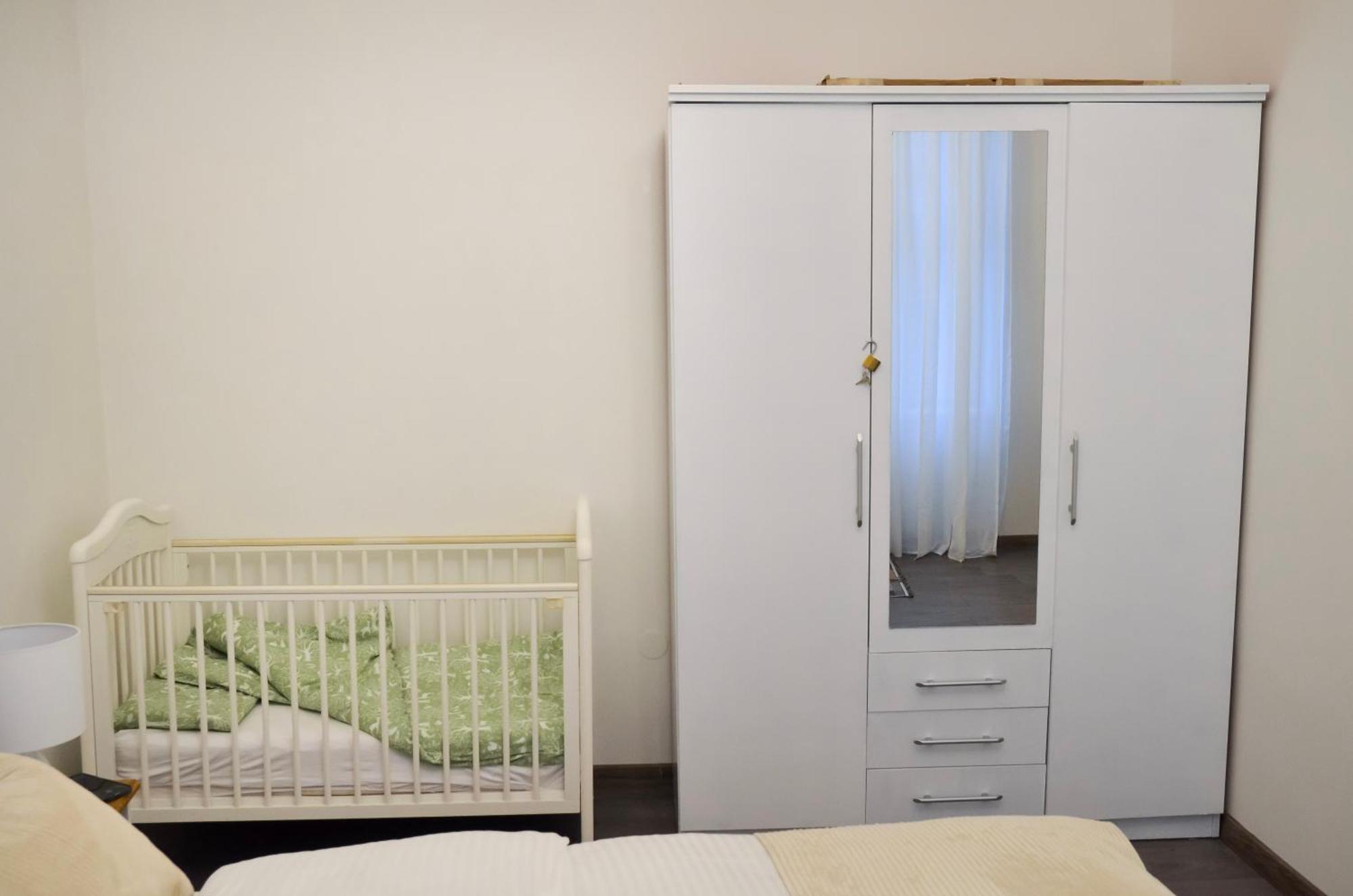 Main Street Retreat Apartment With Free Parking Сараєво Екстер'єр фото
