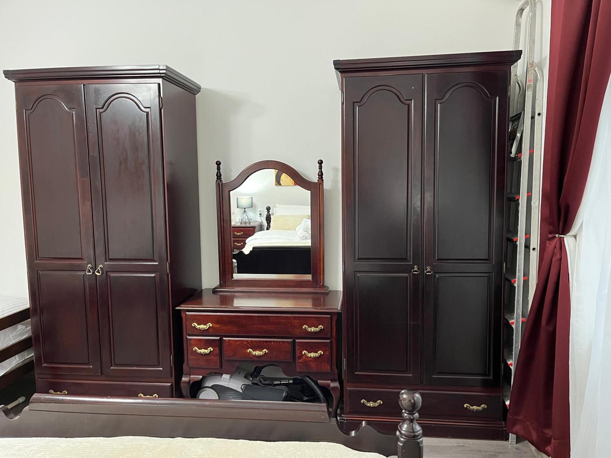 Main Street Retreat Apartment With Free Parking Сараєво Екстер'єр фото