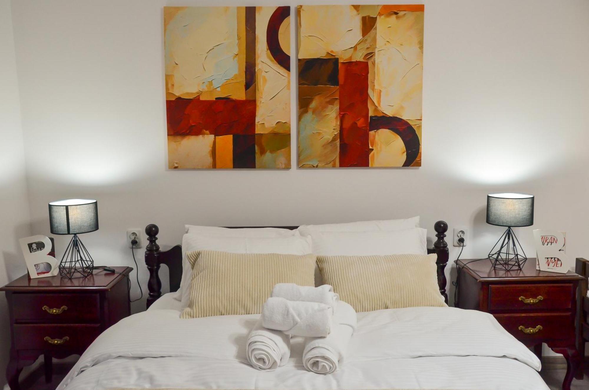 Main Street Retreat Apartment With Free Parking Сараєво Екстер'єр фото